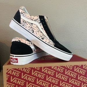 Peanuts Vans Rare Collectors Edition.